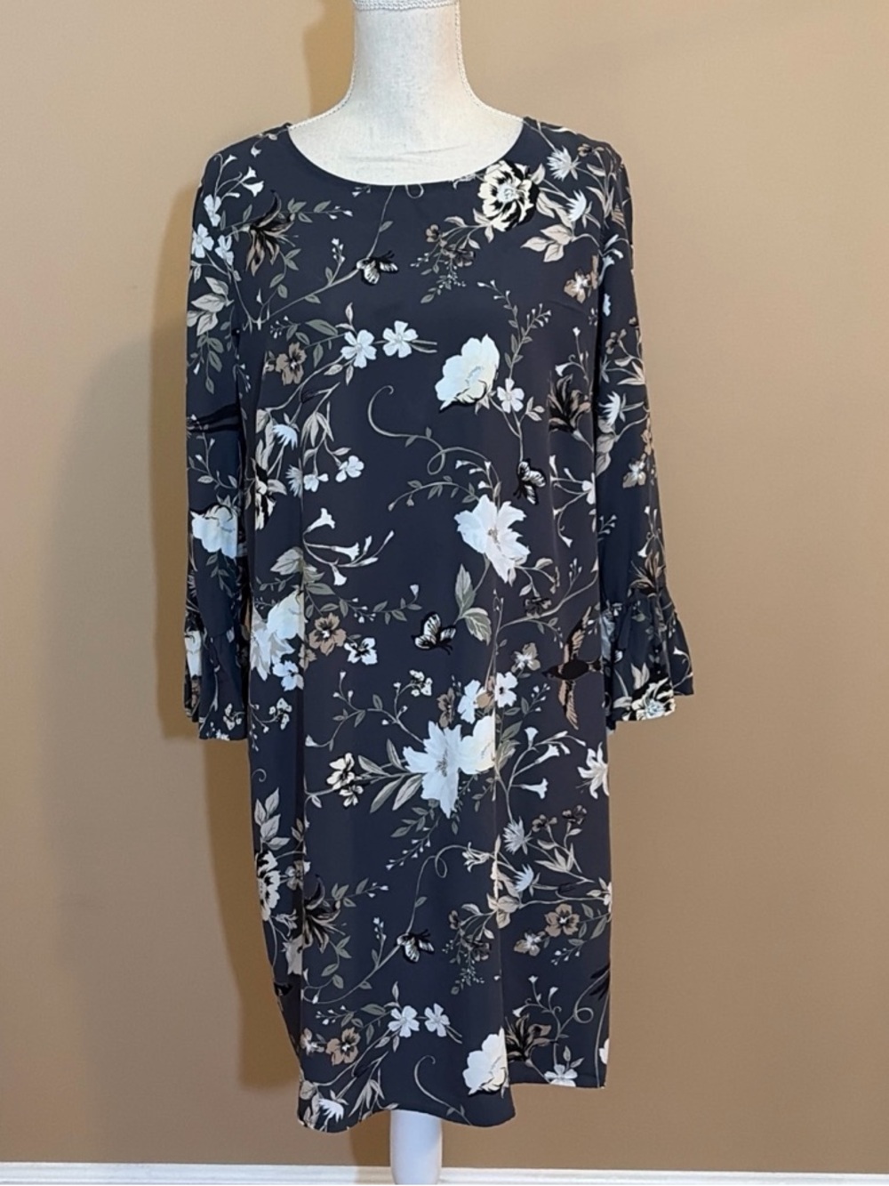 Old Navy Large Gray Floral Bird Butterfly Print 3/4 Bell Sleeve Shift Dress